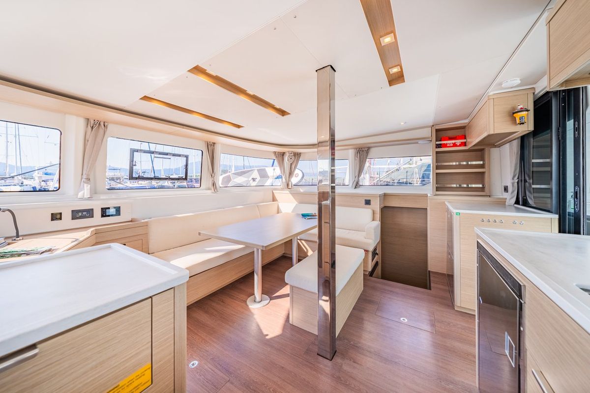 Salon of Enjoy, a Lagoon 46 catamaran at Kontokali, Greece