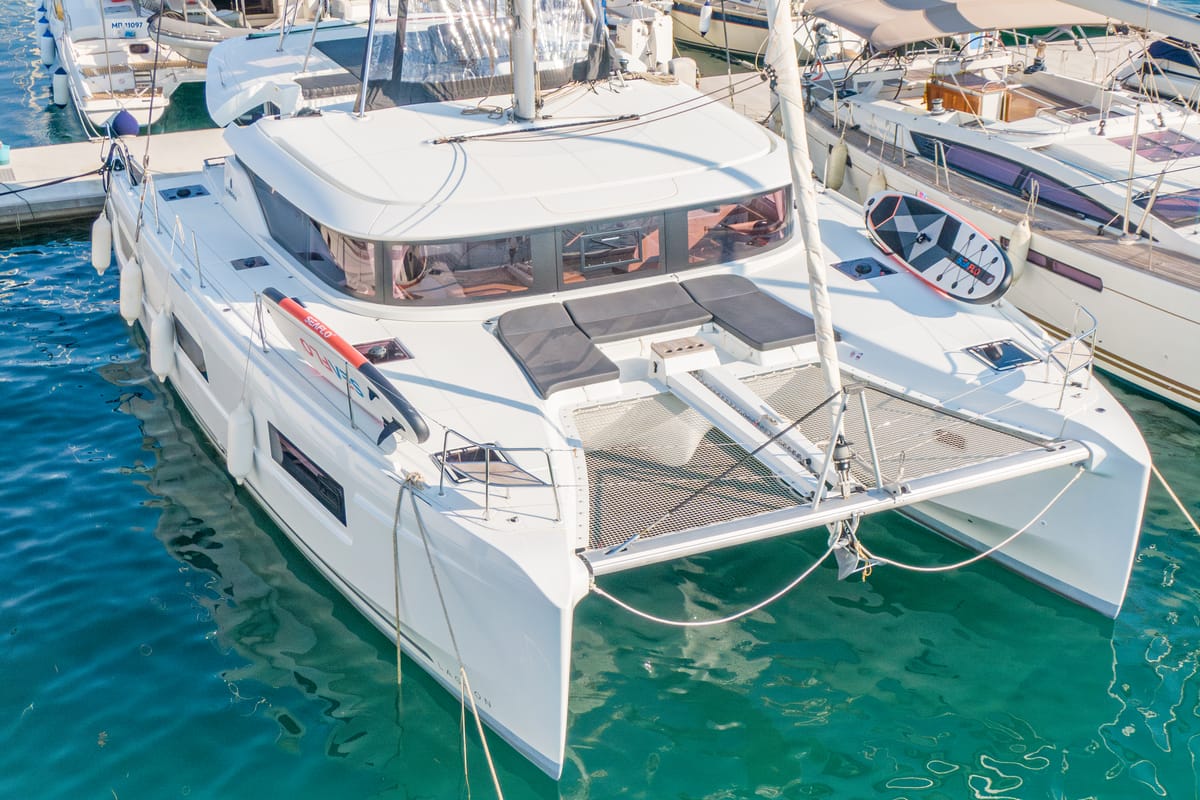 Exterior view of Enjoy, a Lagoon 46 catamaran at Kontokali, Greece