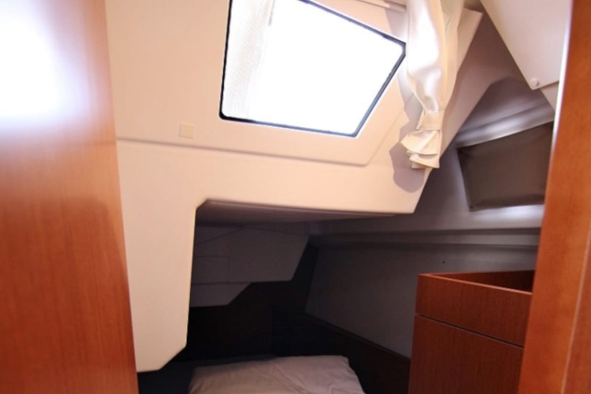 Salon of Fede, a Beneteau Oceanis 38 sailboat at Općina Sukošan, Croatia
