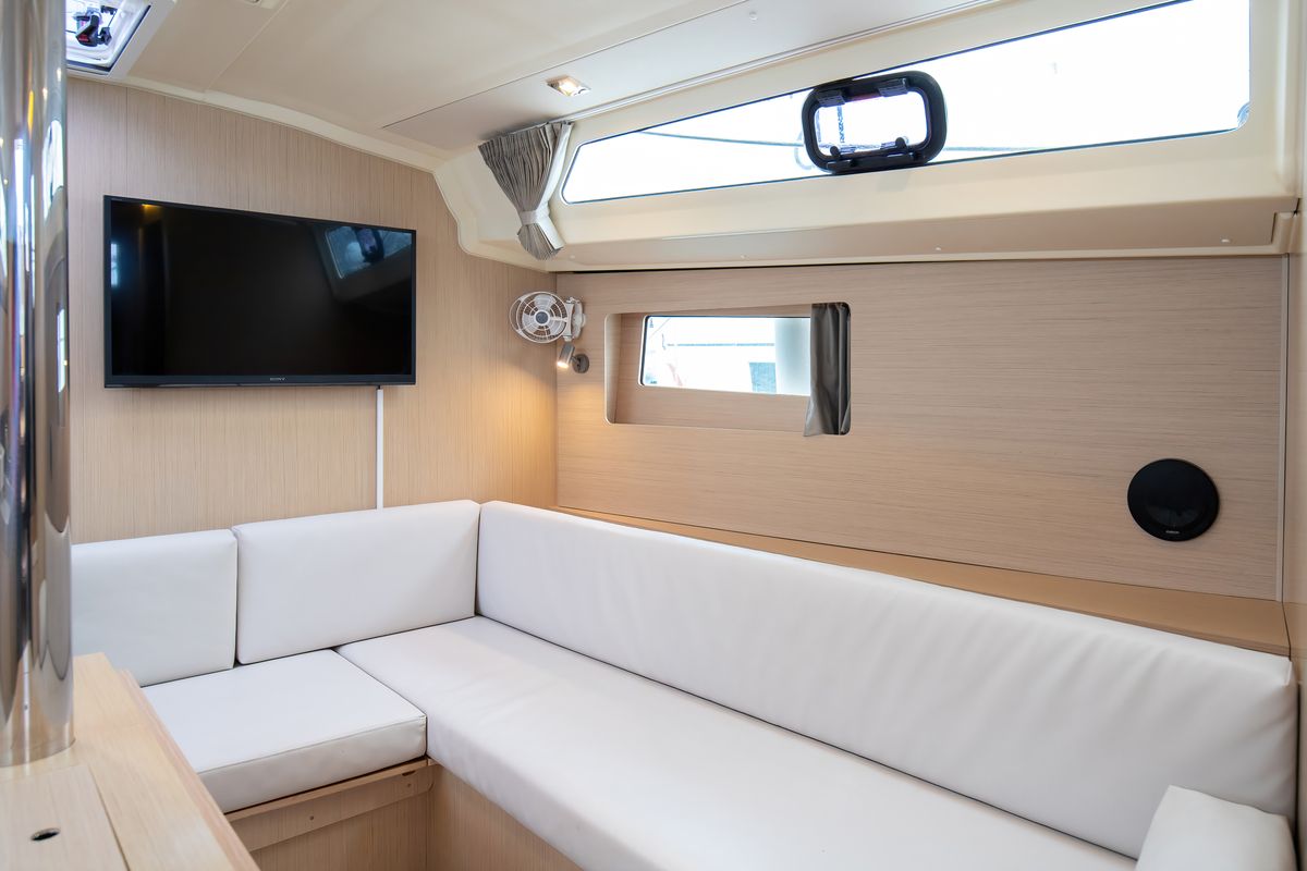 Salon of Arianna, a Beneteau Oceanis 41.1 sailboat at Capo d'Orlando, Italy