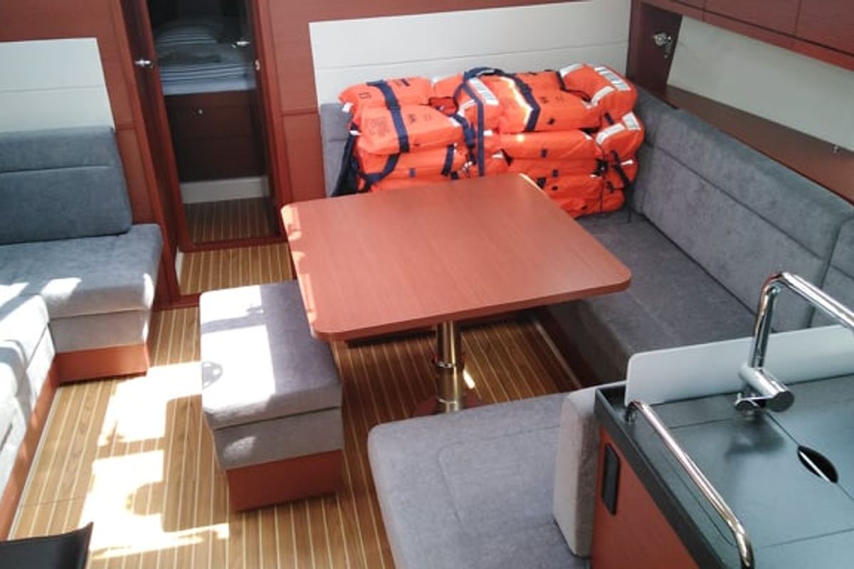 Salon of Chianti, a Hanse Yachts Hanse 458 sailboat at Seget Donji, Croatia