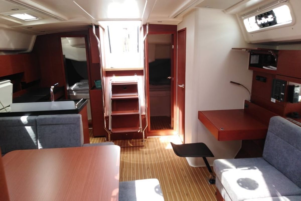Salon of Chianti, a Hanse Yachts Hanse 458 sailboat at Seget Donji, Croatia