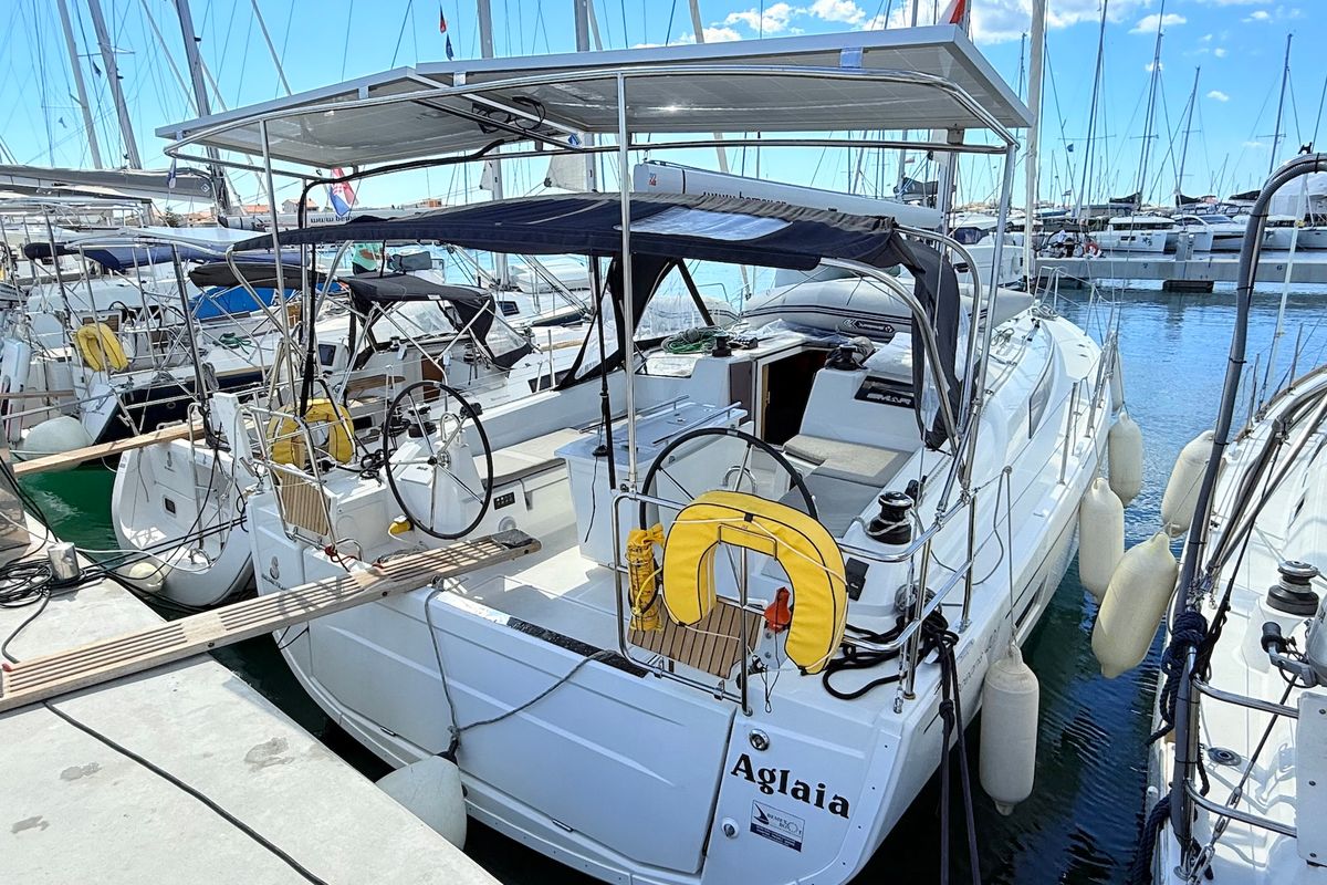 Cockpit of Aglaia, a Beneteau Oceanis 40.1 sailboat at Općina Sukošan, Croatia