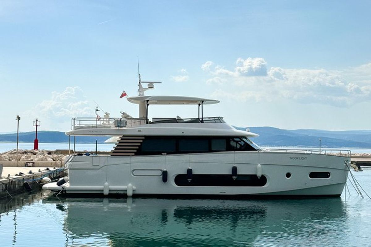 Exterior view of Moon light, a Azimut Magellano 66 yacht at Općina Sukošan, Croatia