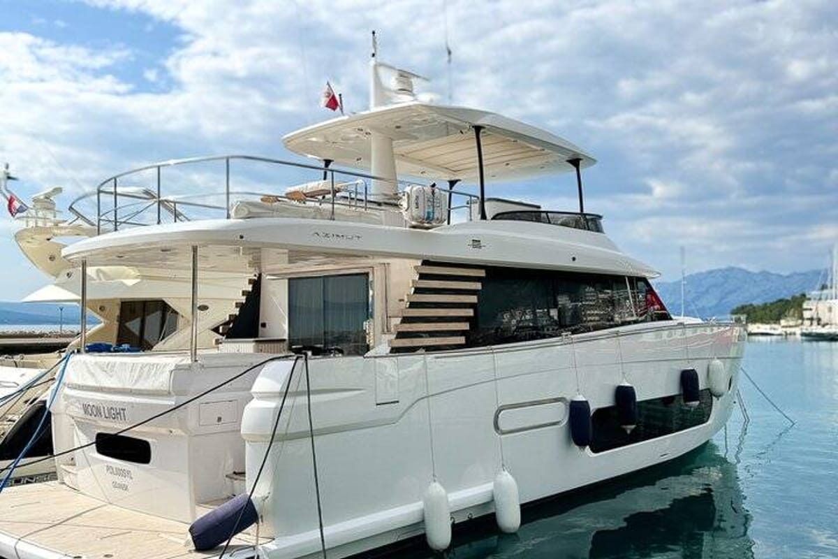 Exterior view of Moon light, a Azimut Magellano 66 yacht at Općina Sukošan, Croatia