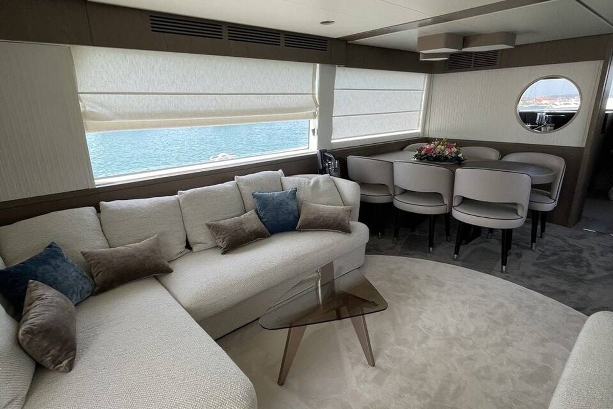Cabin on Moon light, a Azimut Magellano 66 yacht at Općina Sukošan, Croatia