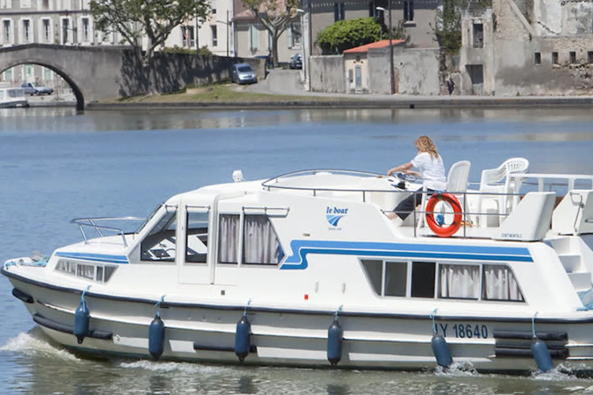 Exterior view of Continentale - Budget 11, a Cygnet Continentale motorboat at Borough of Runnymede, United Kingdom