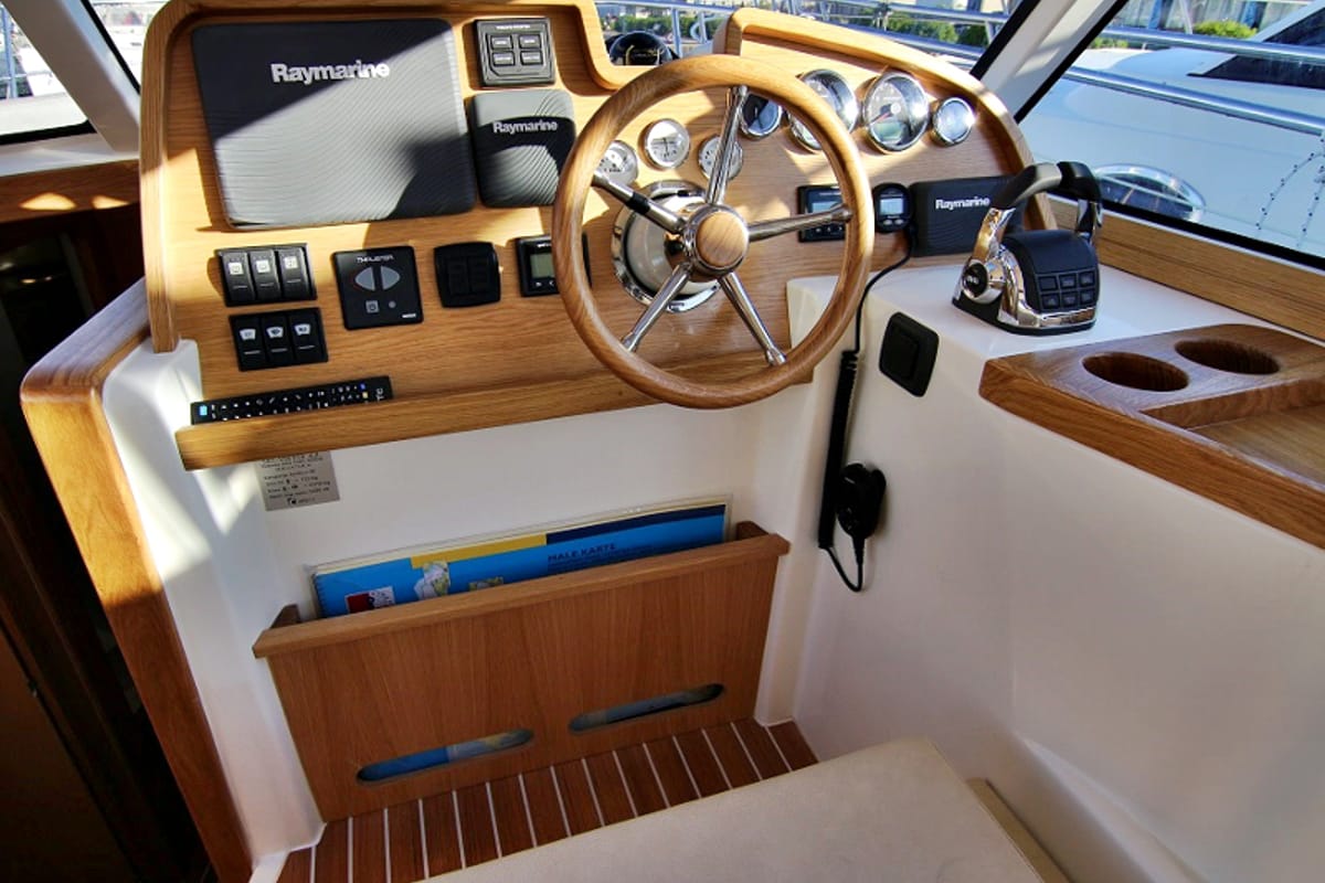 Cockpit of Mirta, a SAS - Vektor Adriana 36 motorboat at Općina Sukošan, Croatia