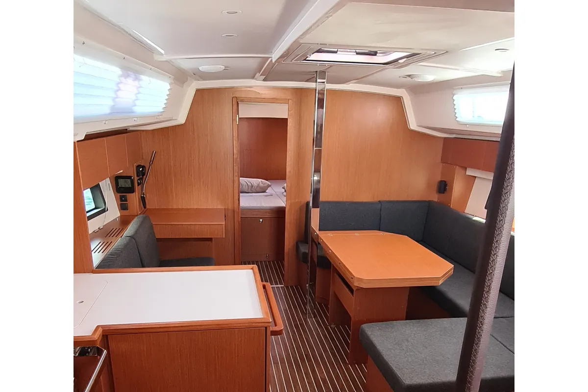 Salon of Melia, a Bavaria C42 sailboat at Tourlos, Greece