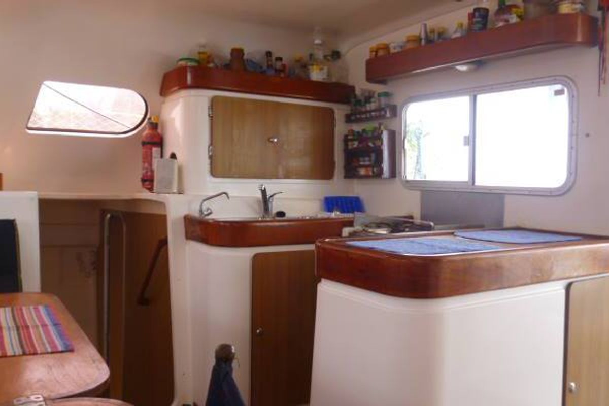 Galley of Valpar, a Nautitech Rochefort Nautitech 44 catamaran at San Blas, Corazon de Jesus, Panama