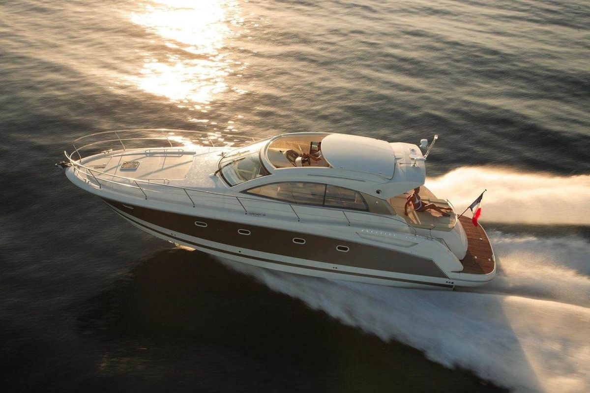 Exterior view of Pato, a Prestige 440 motorboat at Giardini Naxos, Italy