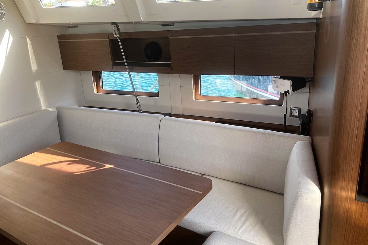 Salon of Evi, a Beneteau Oceanis 46.1 sailboat at Athens, Greece