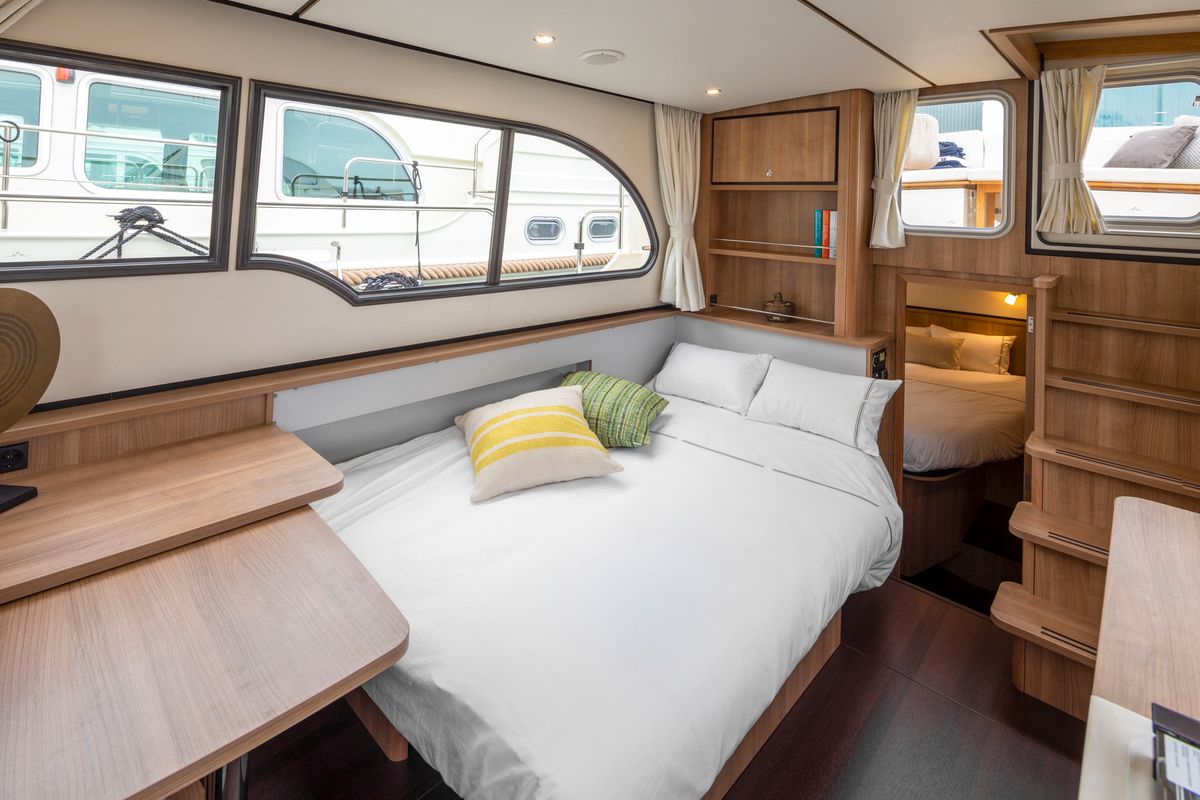 Cabin on L'Épicurien, a Linssen 35 SL motorboat at Le Landeron, Switzerland