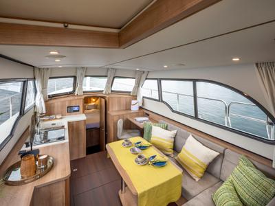 Salon of L'Épicurien, a Linssen 35 SL motorboat at Le Landeron, Switzerland