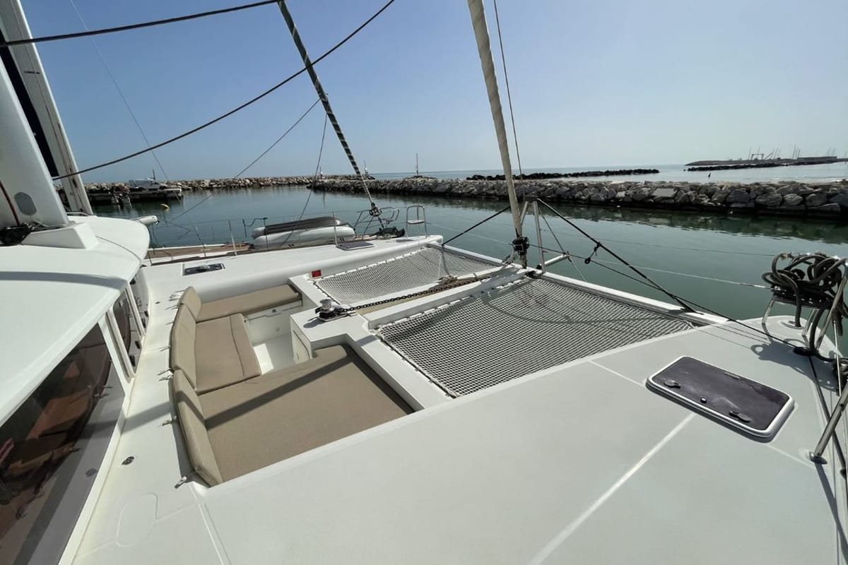 Deck of Zia Nella, a Lagoon 450 Fly catamaran at Grad Vis, Croatia