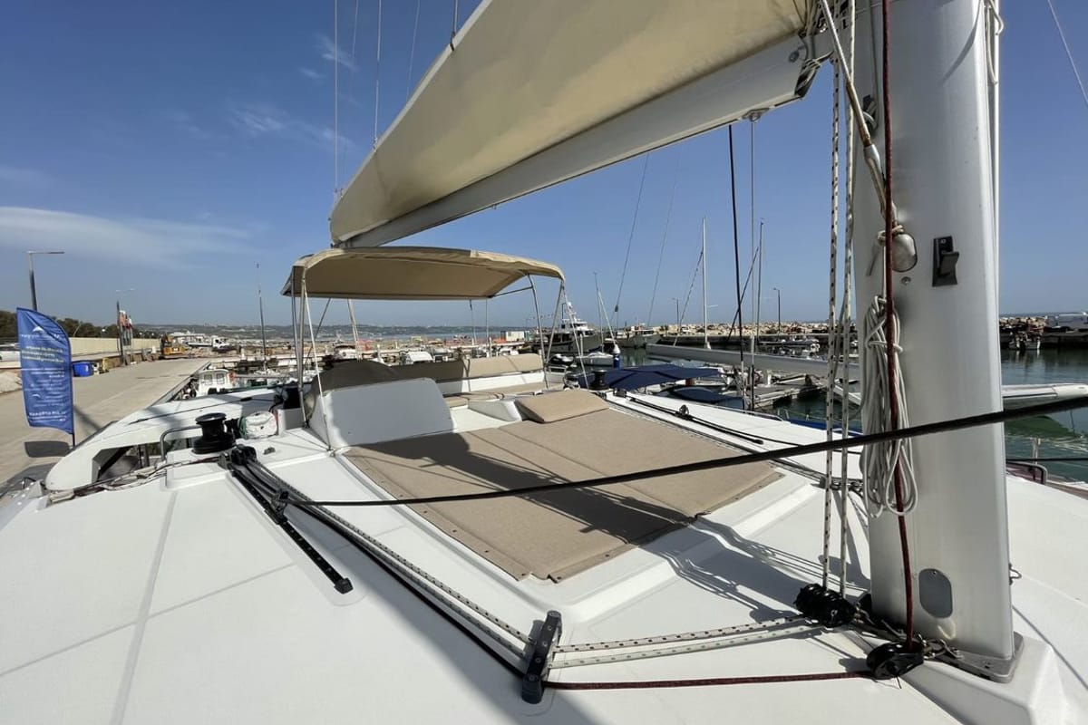 Deck of Zia Nella, a Lagoon 450 Fly catamaran at Grad Vis, Croatia