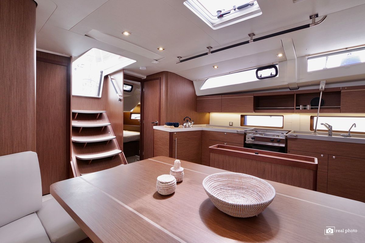 Salon of Arianna - Water maker, Solar Panel, a Beneteau Oceanis 46.1 sailboat at Tonnarella, Italy
