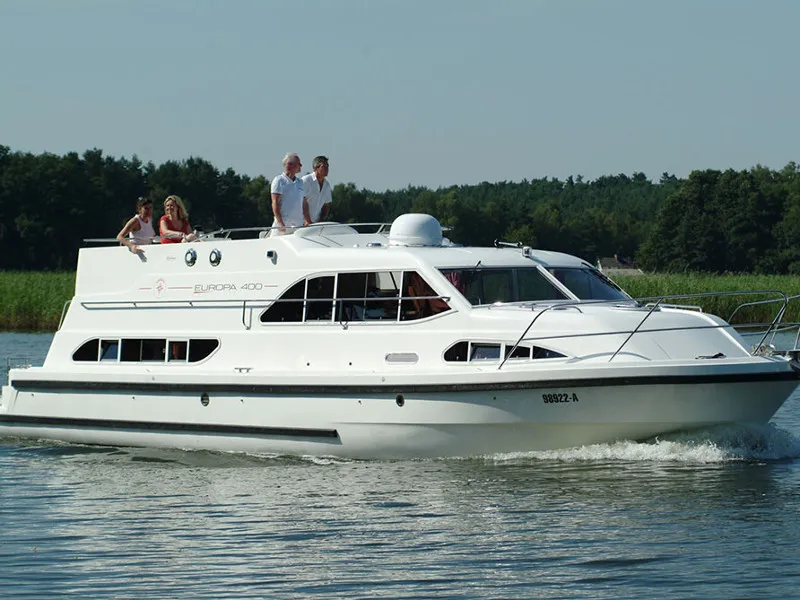 Exterior view of E400-36, a Pénichette Europa E.400 motorboat at Argens-Minervois, France