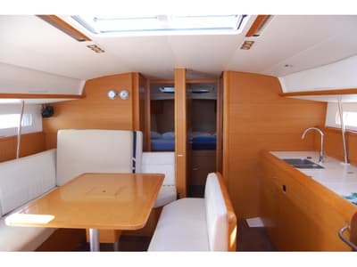 Salon of Alboran Champagne (Radazul), a Jeanneau Sun Odyssey 519 sailboat at El Rosario, Spain