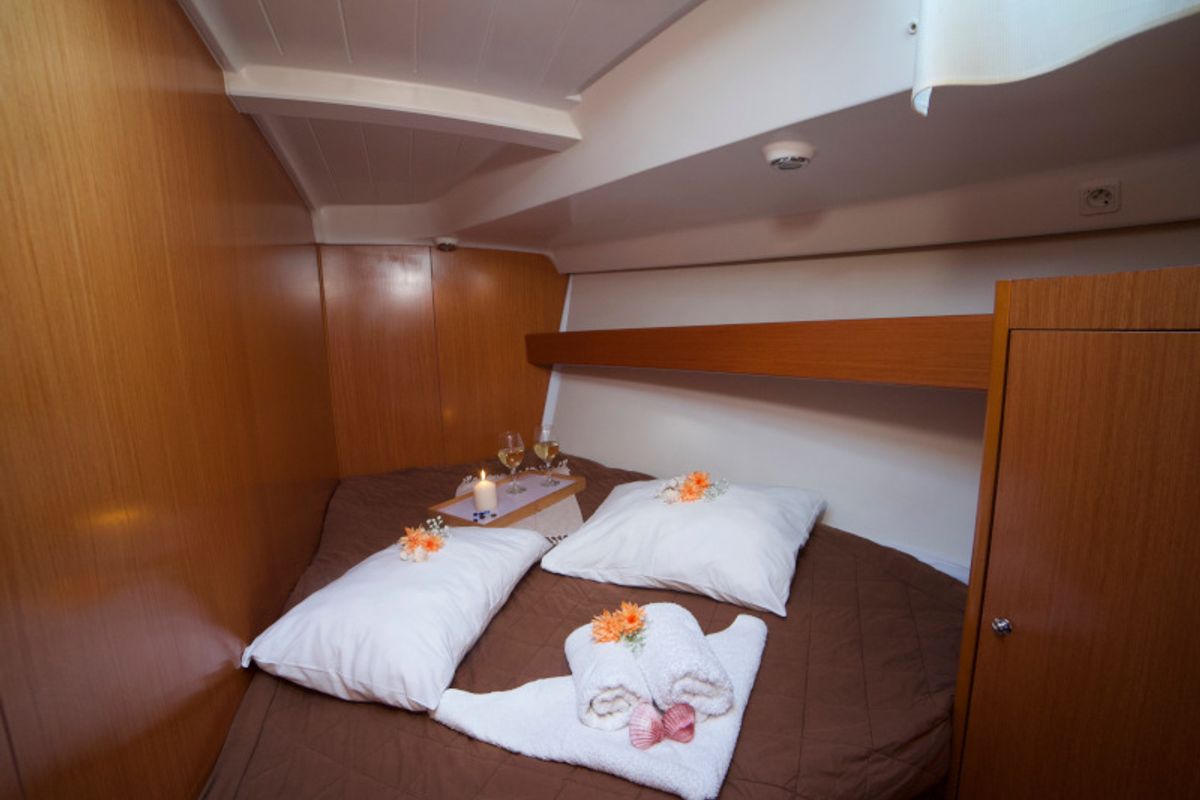 Cabin on Azzuro, a Beneteau Cyclades 50.5 sailboat at Athens, Greece