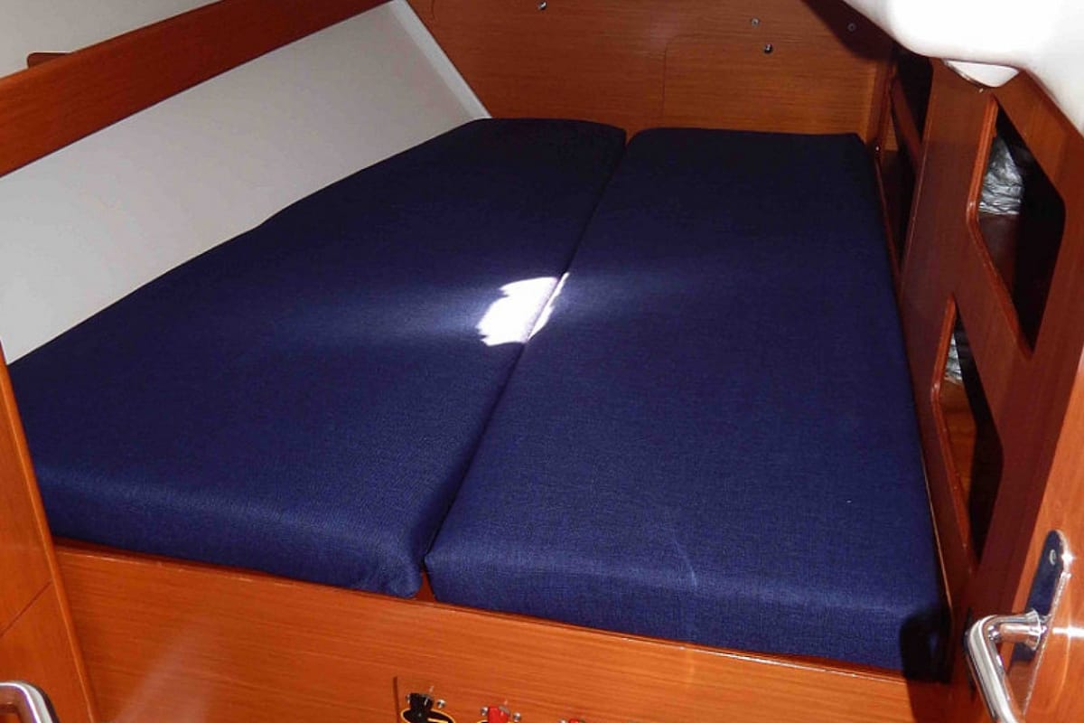 Cabin on Alegria, a Beneteau Cyclades 50.5 sailboat at Municipal Unit of Nea Peramos, Greece