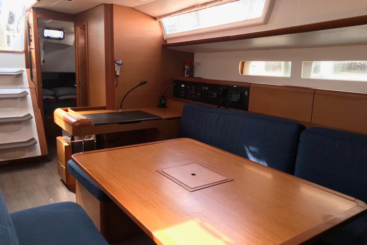 Salon of Alboran Prosecco (Cabo Verde), a Jeanneau Sun Odyssey 519 sailboat at Murdeira, Cape Verde