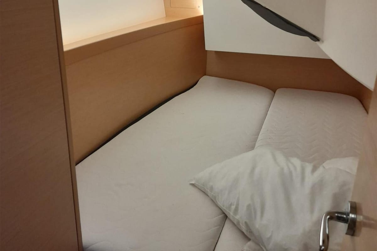 Cabin on Anatema, a Jeanneau Sun Odyssey 349 sailboat at Piombino, Italy