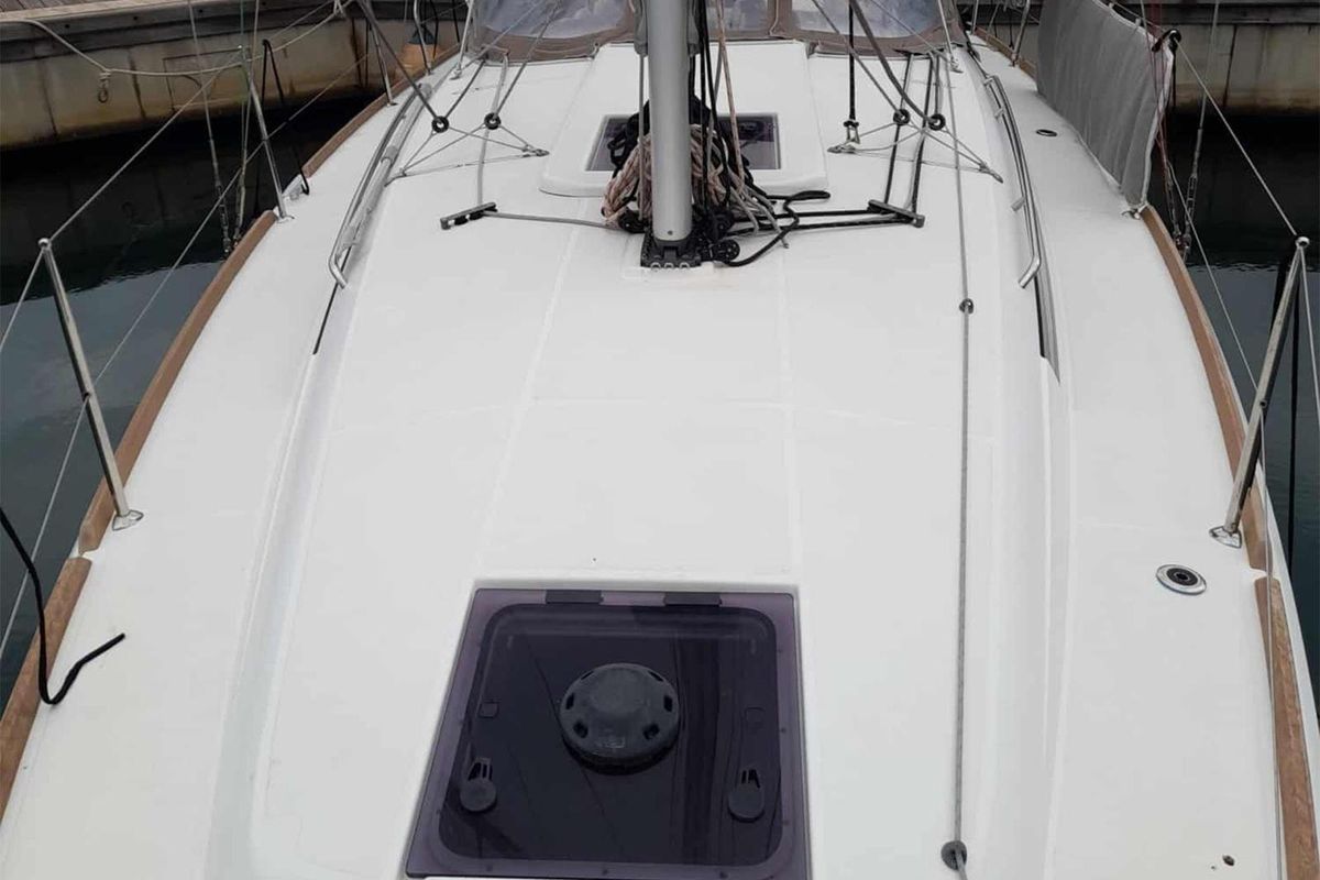 Deck of Anatema, a Jeanneau Sun Odyssey 349 sailboat at Piombino, Italy