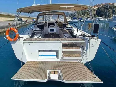Deck of Sanluis Blues, a Dufour 430 sailboat at Rodi Garganico, Italy