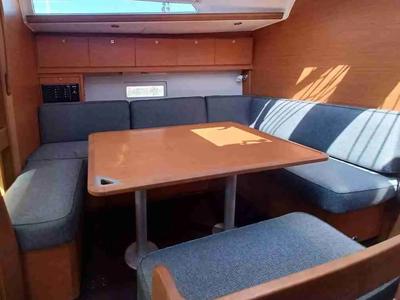 Salon of Sanluis Blues, a Dufour 430 sailboat at Rodi Garganico, Italy
