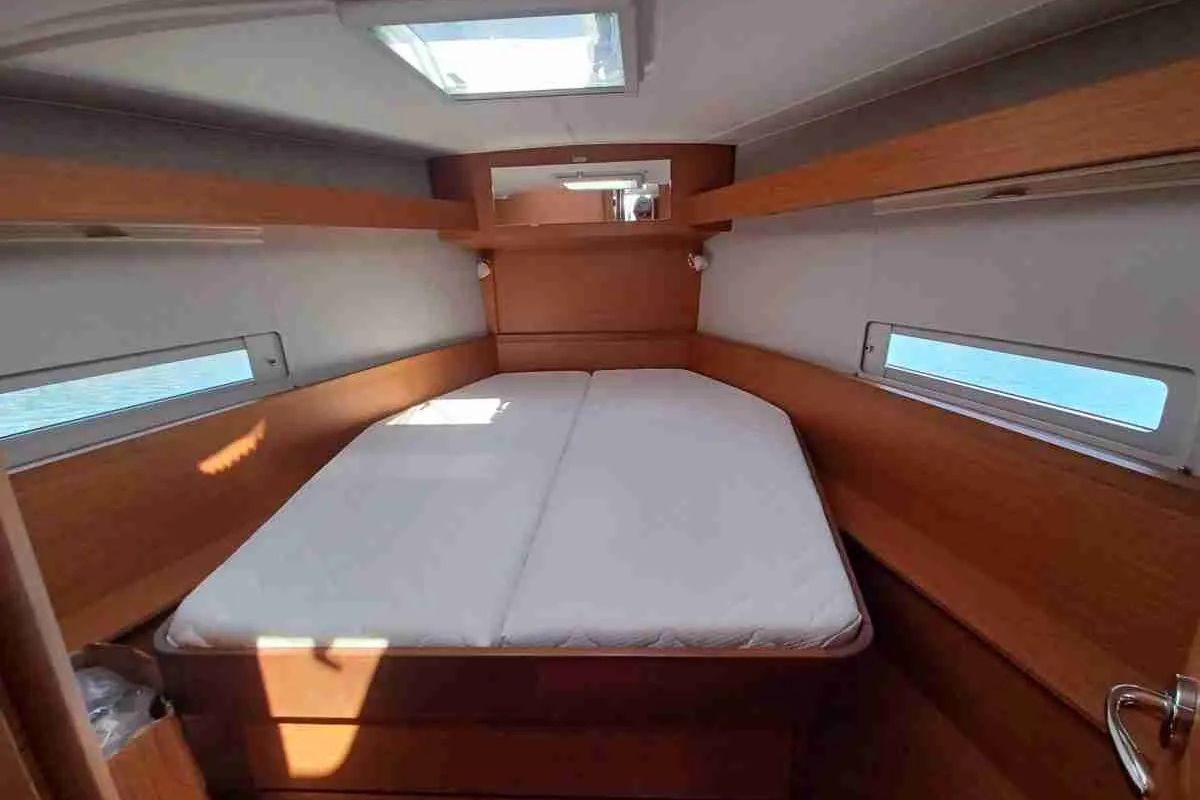 Cabin on Sanluis Blues, a Dufour 430 sailboat at Rodi Garganico, Italy