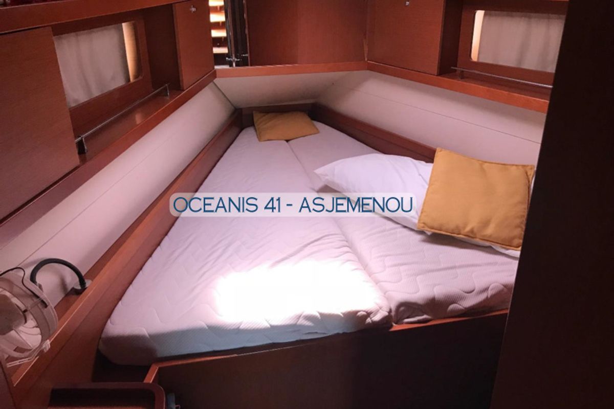 Cabin on Comfort, a Beneteau Oceanis 41 sailboat at Gouvia, Greece