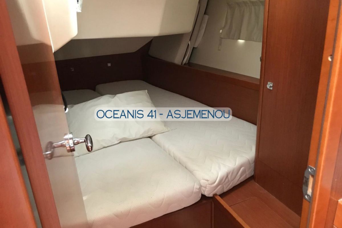 Cabin on Comfort, a Beneteau Oceanis 41 sailboat at Gouvia, Greece