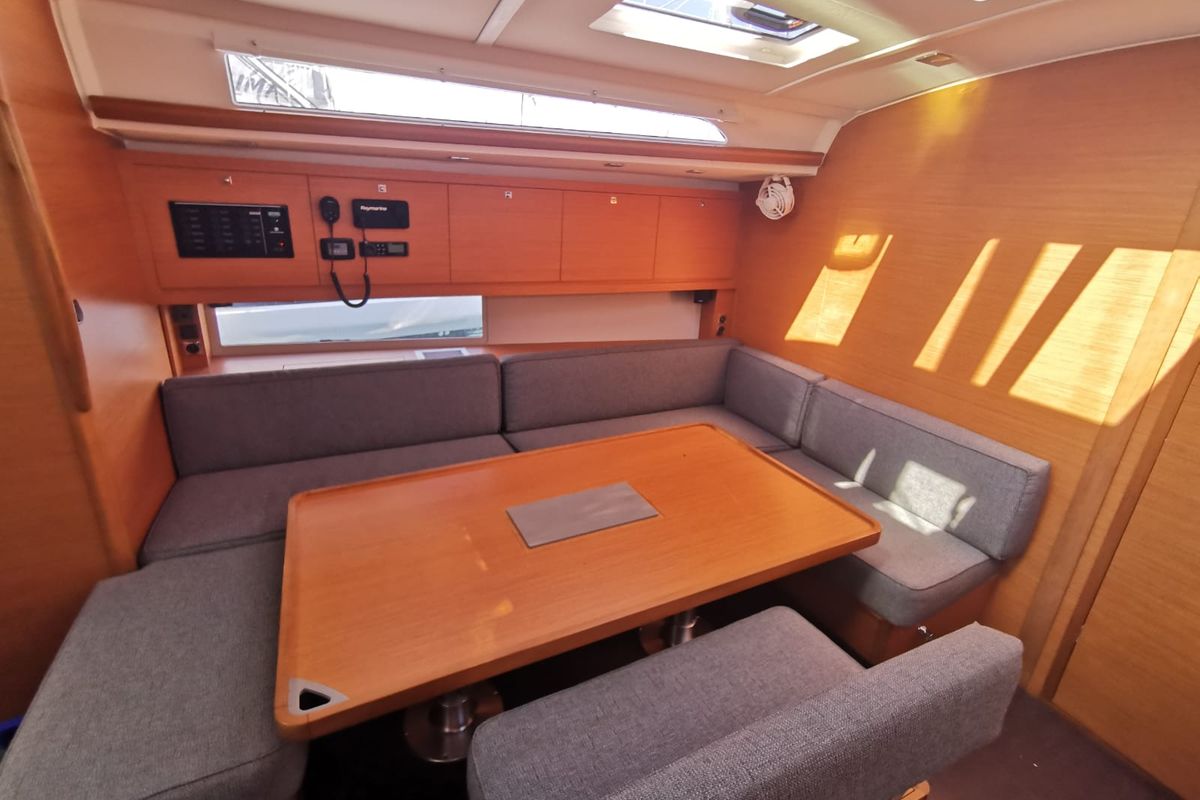 Salon of Aruba, a Dufour 470 sailboat at Athens, Greece
