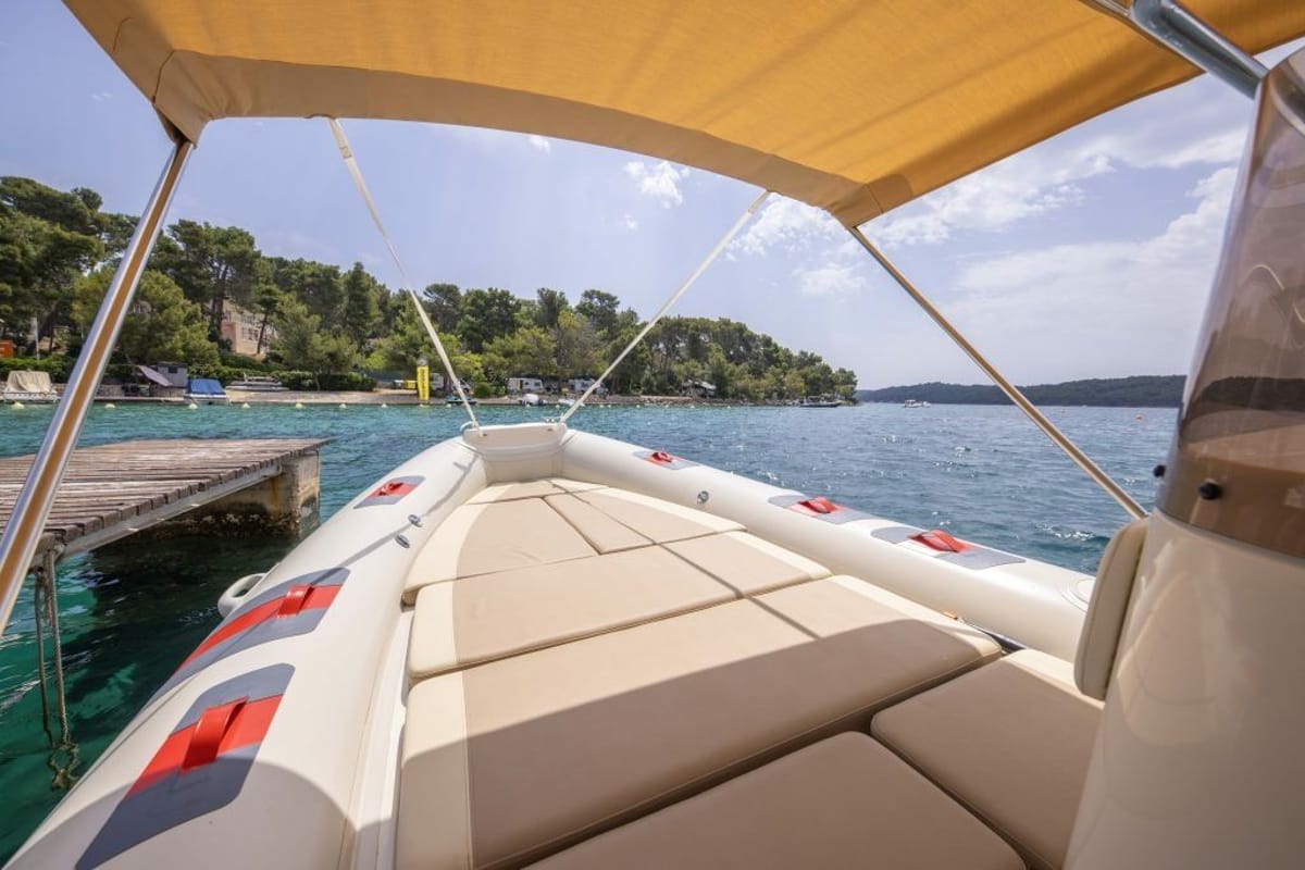 Deck of 281744ML, a Barracuda 530 RIB motorboat at Mali Lošinj, Croatia