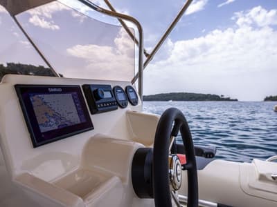Cockpit of 281744ML, a Barracuda 530 RIB motorboat at Mali Lošinj, Croatia