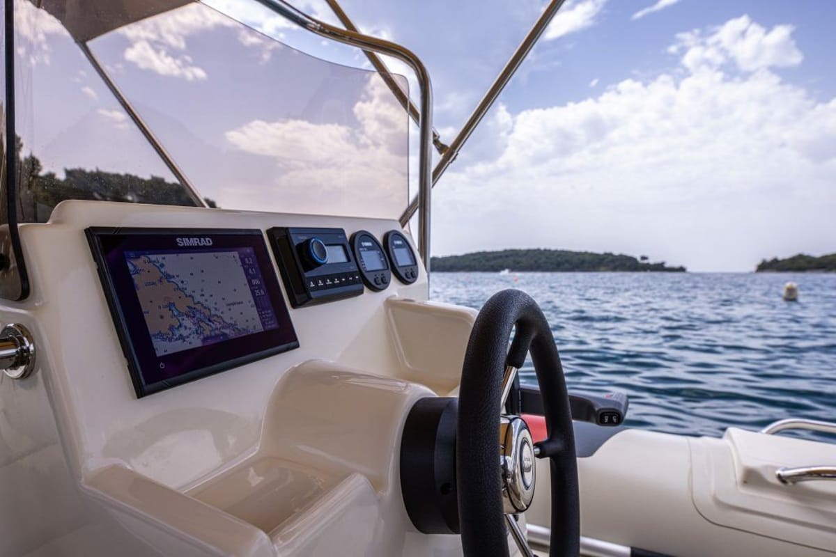 Cockpit of 281744ML, a Barracuda 530 RIB motorboat at Mali Lošinj, Croatia