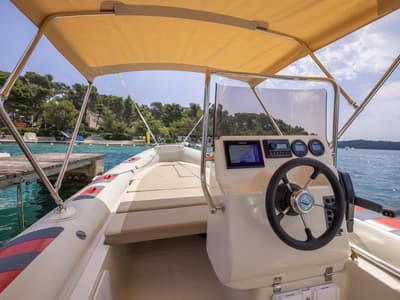 Cockpit of 281744ML, a Barracuda 530 RIB motorboat at Mali Lošinj, Croatia