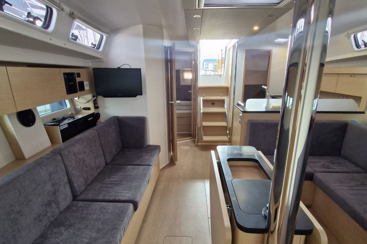 Salon of Marius, a Hanse Yachts Hanse 410 sailboat at Grad Pula, Croatia