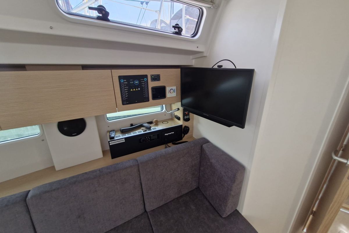 Salon of Marius, a Hanse Yachts Hanse 410 sailboat at Grad Pula, Croatia