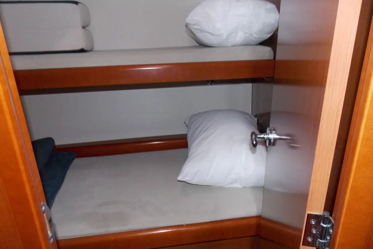 Cabin on Fani, a Beneteau Oceanis 46 sailboat at Volos Municipality, Greece