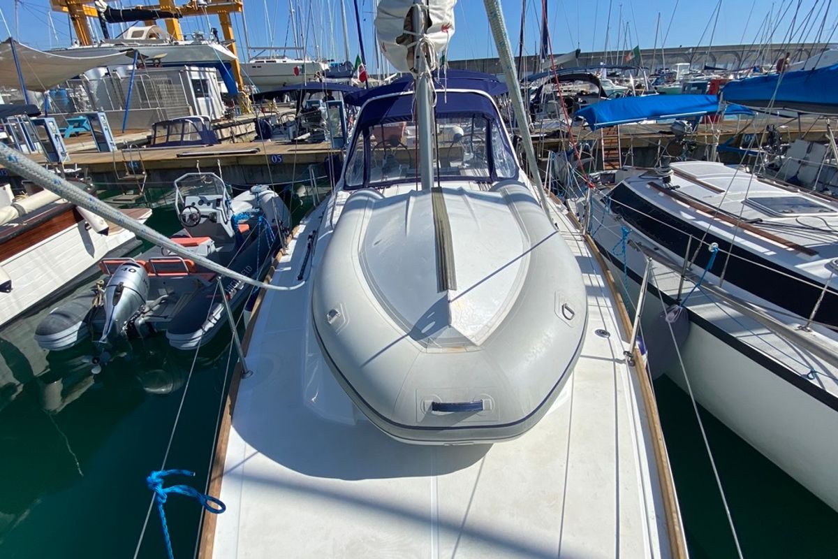 Deck of Polis, a Beneteau Oceanis 35.1 sailboat at Rosignano Solvay, Italy