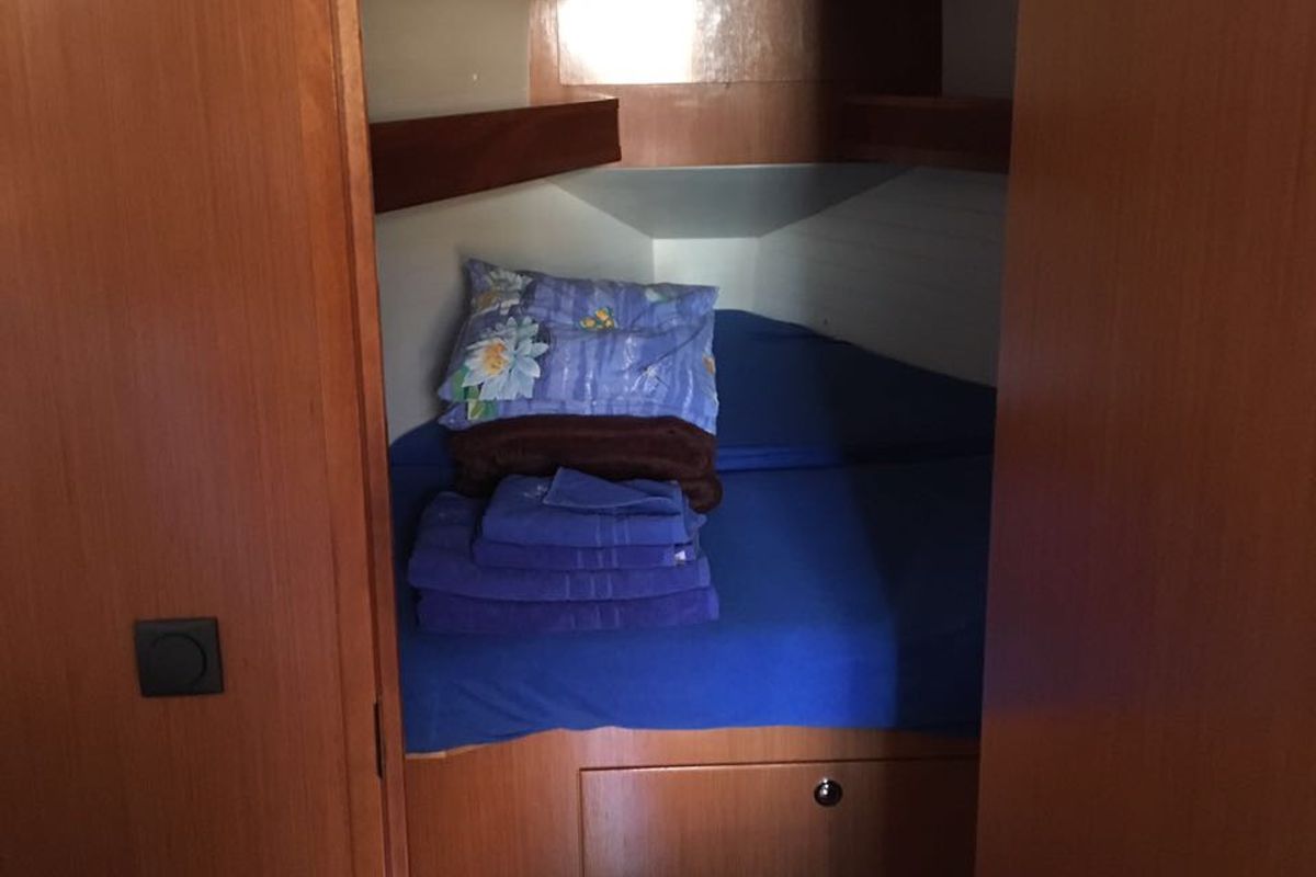 Cabin on Nici, a Bavaria Cruiser 32 sailboat at Općina Vrsar, Croatia