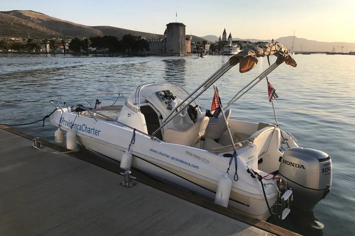 Exterior view of Beneteau Flyer 550 SUNdeck, a Beneteau Flyer 550 motorboat at Grad Trogir, Croatia