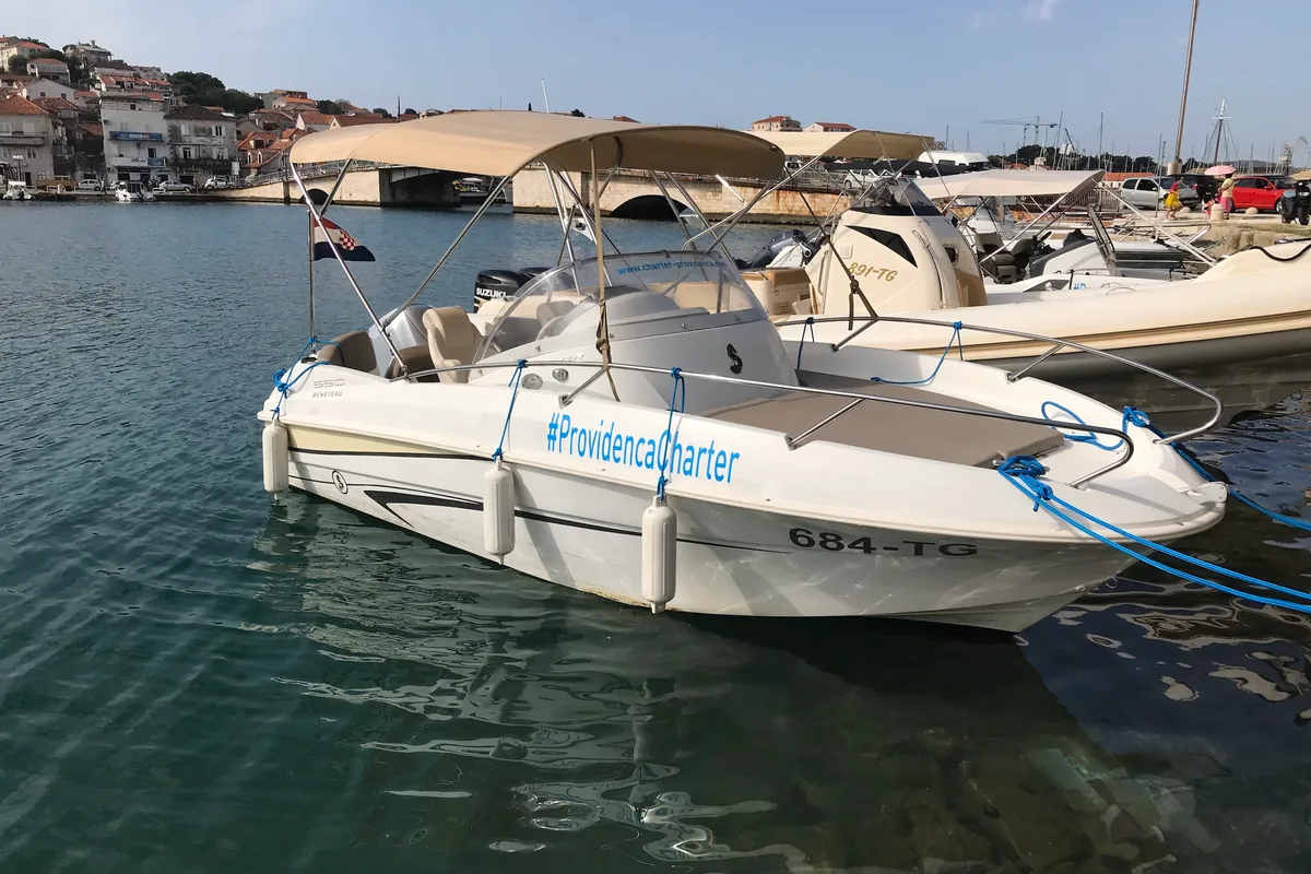 Exterior view of Beneteau Flyer 550 SUNdeck, a Beneteau Flyer 550 motorboat at Grad Trogir, Croatia