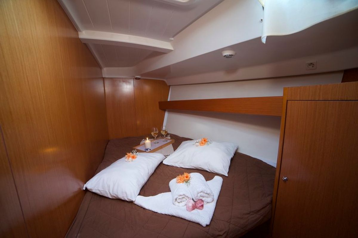 Cabin on Azzuro, a Beneteau Cyclades 50.5 sailboat at Athens, Greece