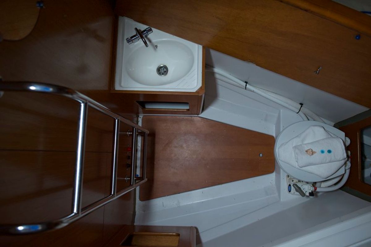 Head on Azzuro, a Beneteau Cyclades 50.5 sailboat at Athens, Greece