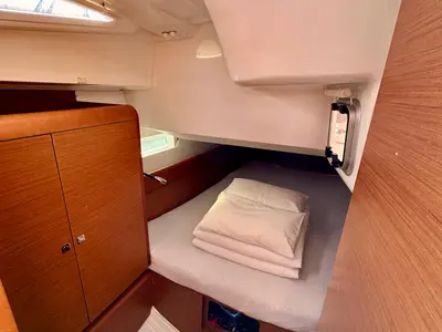 Cabin on Bowie, a Jeanneau Sun Odyssey 419 sailboat at Općina Sukošan, Croatia