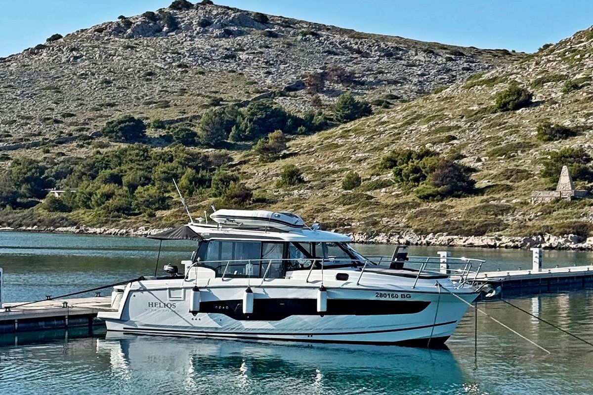 Exterior view of Helios, a Jeanneau Merry Fisher 1095 motorboat at Općina Sukošan, Croatia