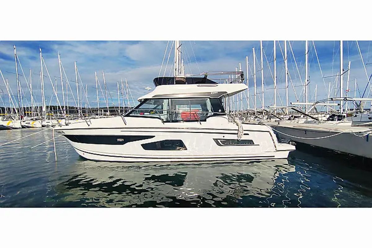 Exterior view of Morska Vila, a Jeanneau Merry Fisher 1095 FLY motorboat at Općina Pakoštane, Croatia